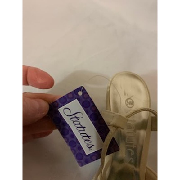 Statutes Strappy Cream 2 inch Heel Women's Size 5 1/2  New Tag - Picture 8 of 8